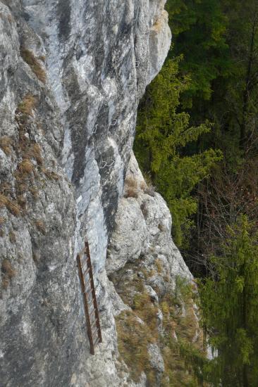 une échelle bienvenue dans la via de Charquemont