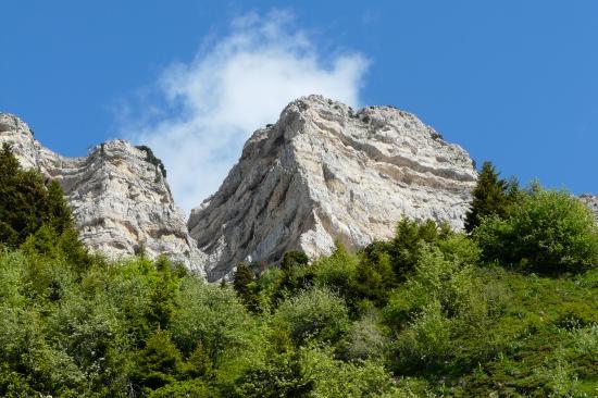 la brêche arnaud (chamechaude) vue depuis peu avant le habert de chamechaude