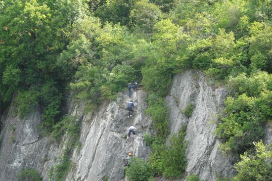 Dans la sortie de la première partie à la bastille à grenoble