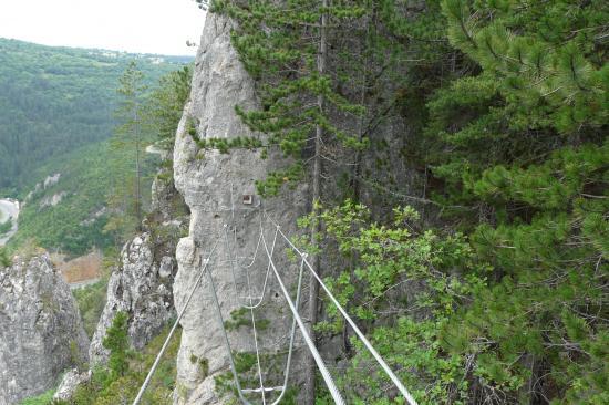 via du rocher de moïse à mende - le pont népalais