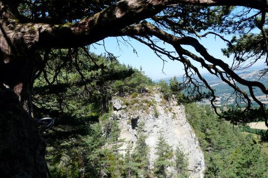 la tyrolienne de L a Canourgue depuis l' arrivée