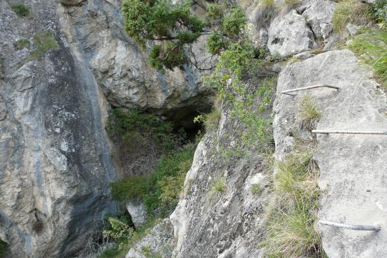 Poingt Ravier, la grotte