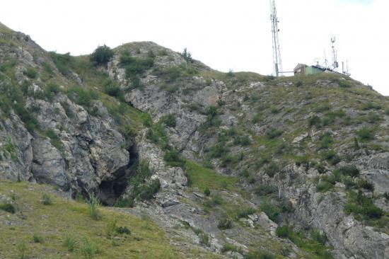 la saignée de la grotte dans la partie terminale de la via de Poingt Ravier