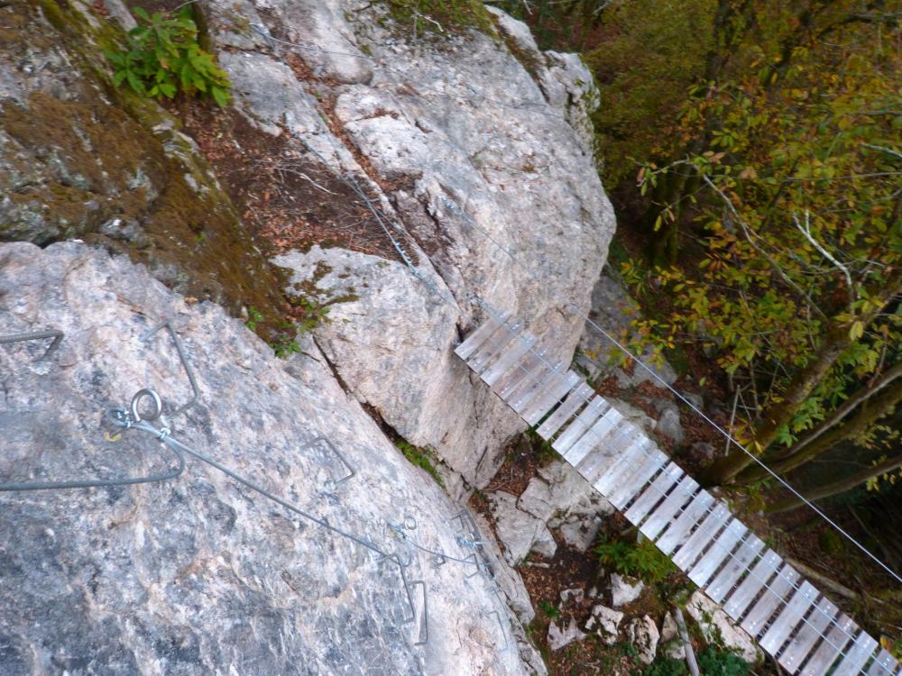 Un peu plus haut dans l' ascension de la tour à la via de St Martial d' Entraygues